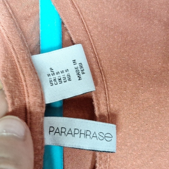 Paraphrase SIZE SMALL SLEEVELESS TOP - Picture 2 of 4